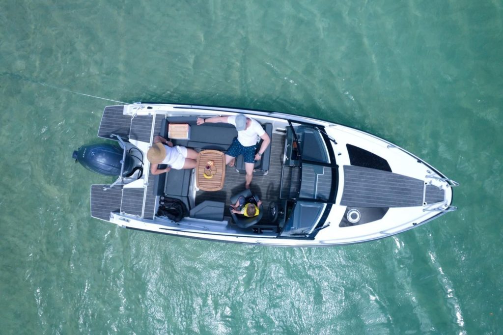 YAMARIN 63 DC+YAMAHA F150 XC-NA ZALOGI -DOBAVLJIVO TAKOJ